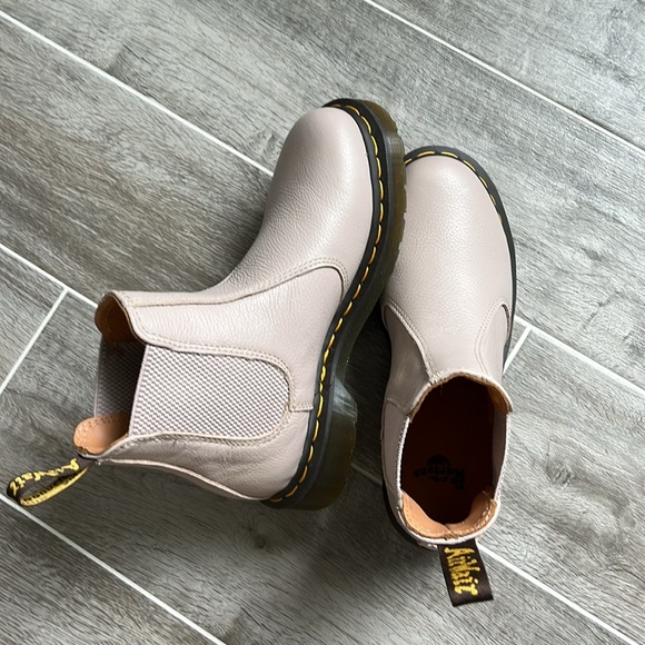 Dr. Martens 2976 Chelsea Boots 7 NWT - Picture 2 of 14